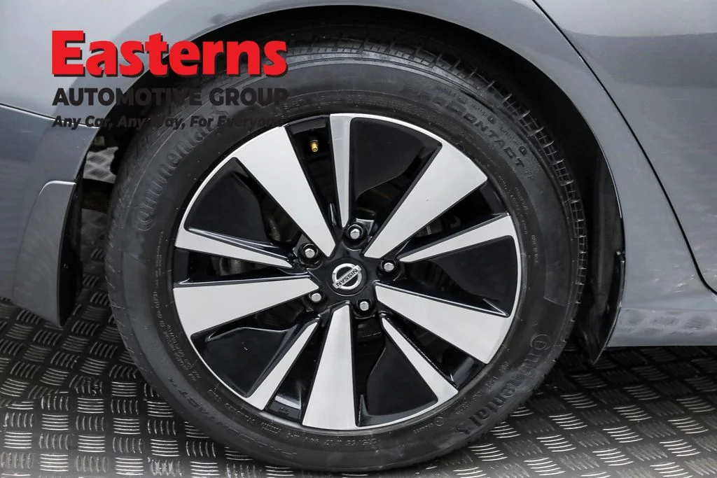 Used 2022 Gray Nissan 2.5 SV image 27