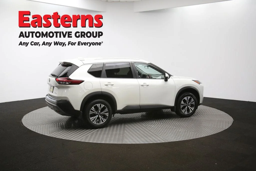 Used 2022 White Nissan SV image 44
