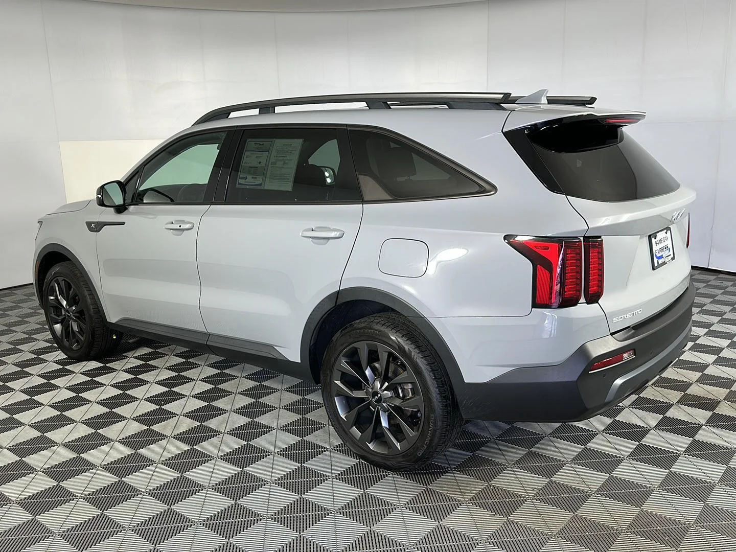 Used 2023 Wolf Gray Kia X-Line EX image 4