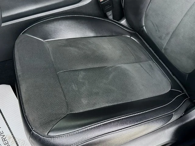 Used 2023 Black Jeep Altitude image 18