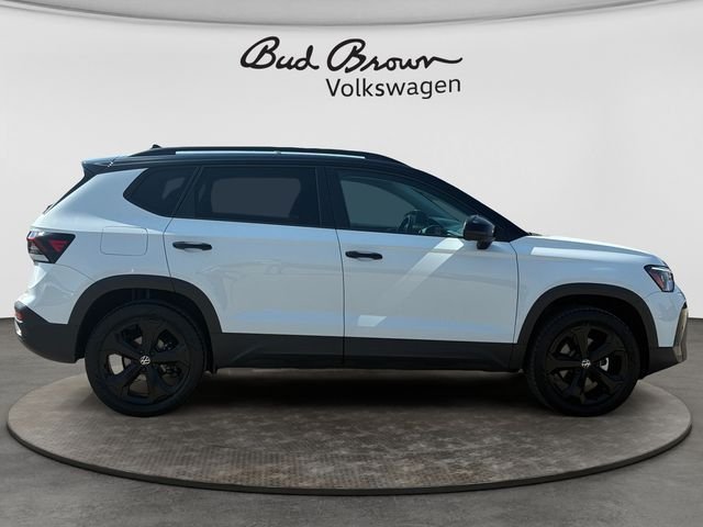 Certified Used 2025 Pure White w/Deep Black Roof Volkswagen 1.5T SE Black image 6