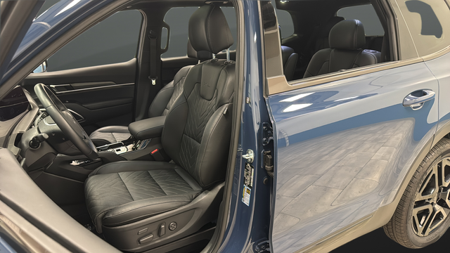 Used 2025 Black Kia SX X-Line image 9