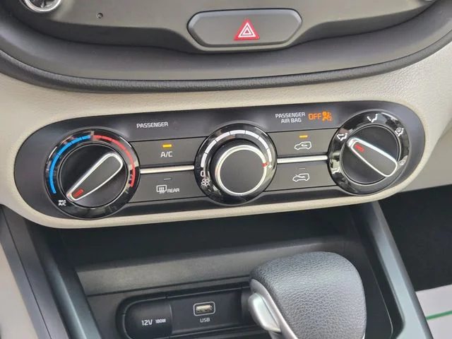 Used 2025 White Kia LX image 29