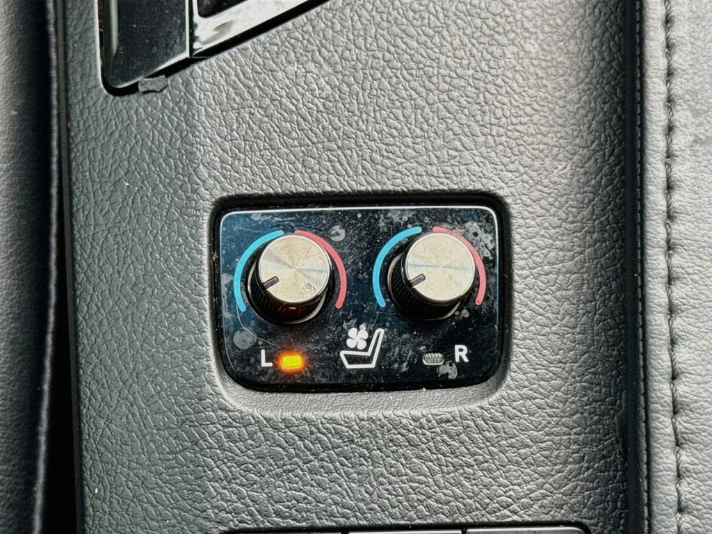 Used 2013 Gray Toyota XLE image 25