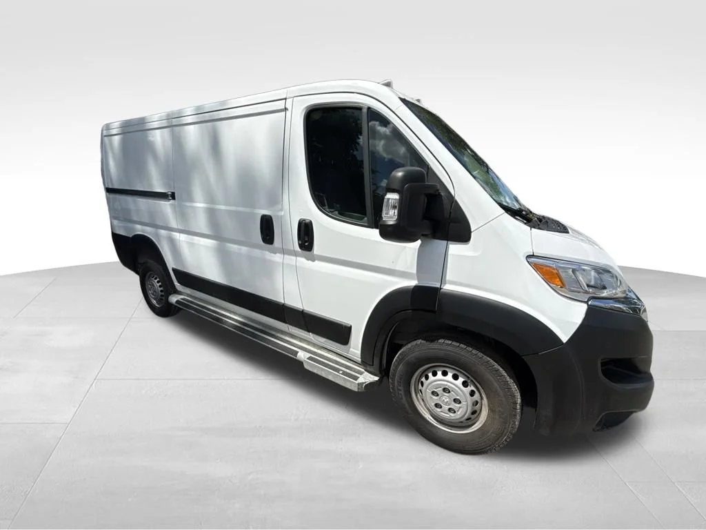 Used 2025 White Ram Base image 9