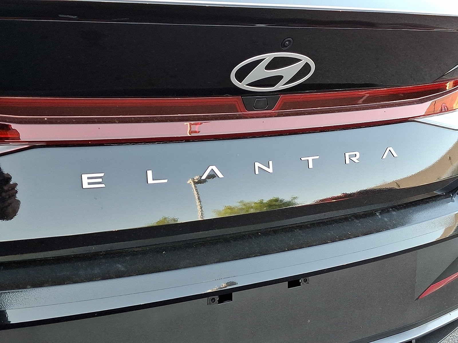 Used 2025 Abyss Black Hyundai SEL Sport image 29