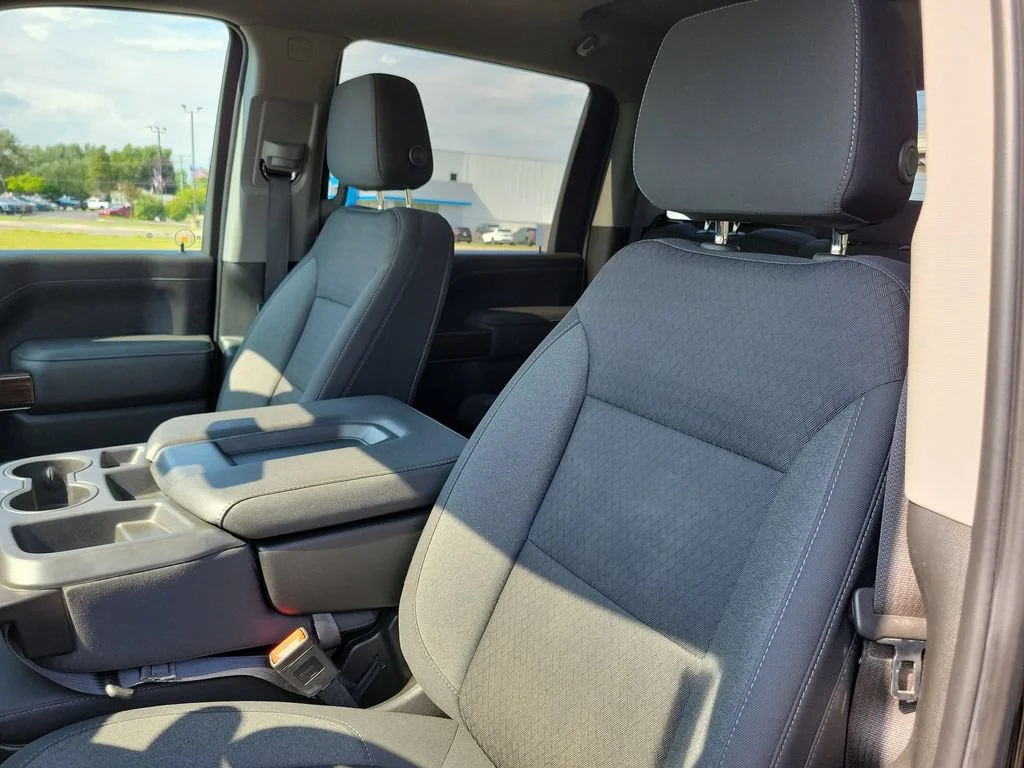 Used 2023 Onyx Black GMC SLE image 5