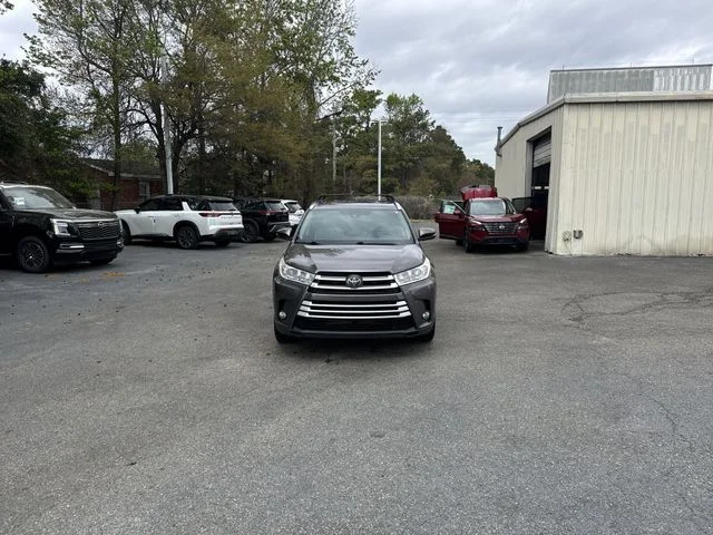 Used 2019 Gray Toyota XLE image 2