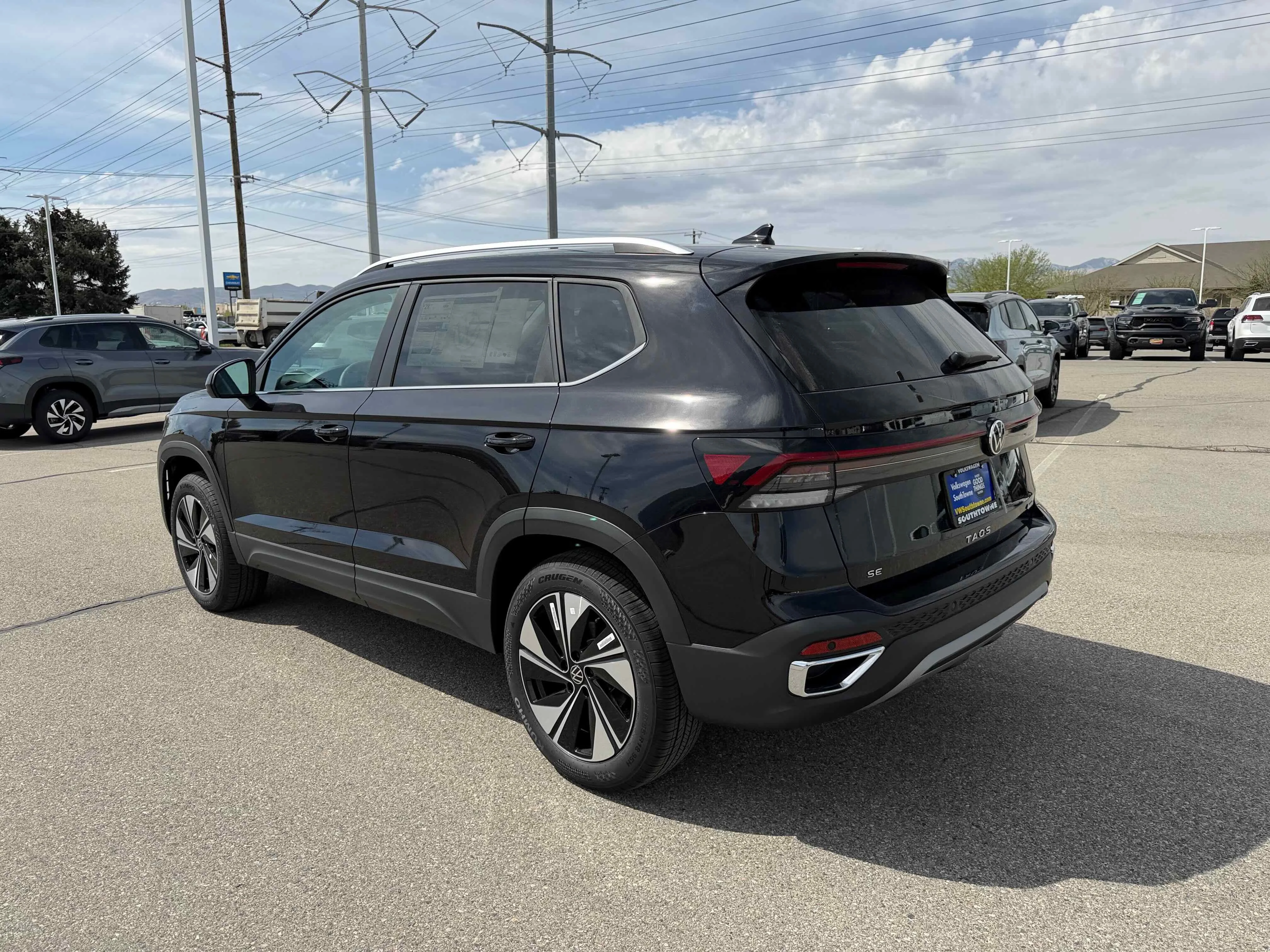New 2026 Deep Black Volkswagen SE image 5