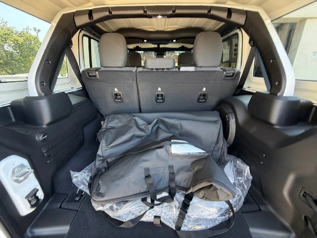 New 2025 White Jeep Sport S 4xe image 19