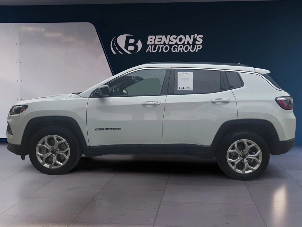 Used 2026 White Jeep Latitude image 2