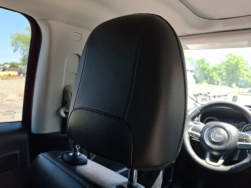 Used 2021 Velvet Red Pearlcoat Jeep Altitude image 14