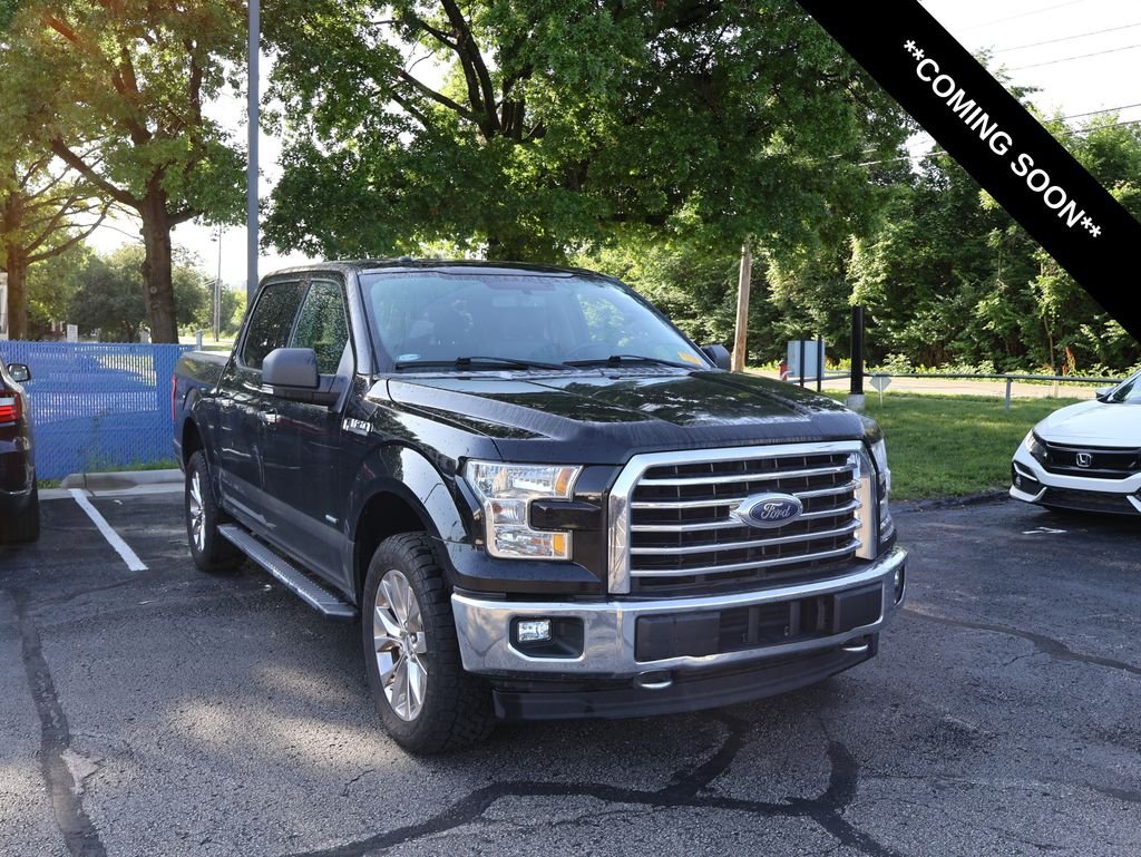 Used 2017  Ford XLT image 1