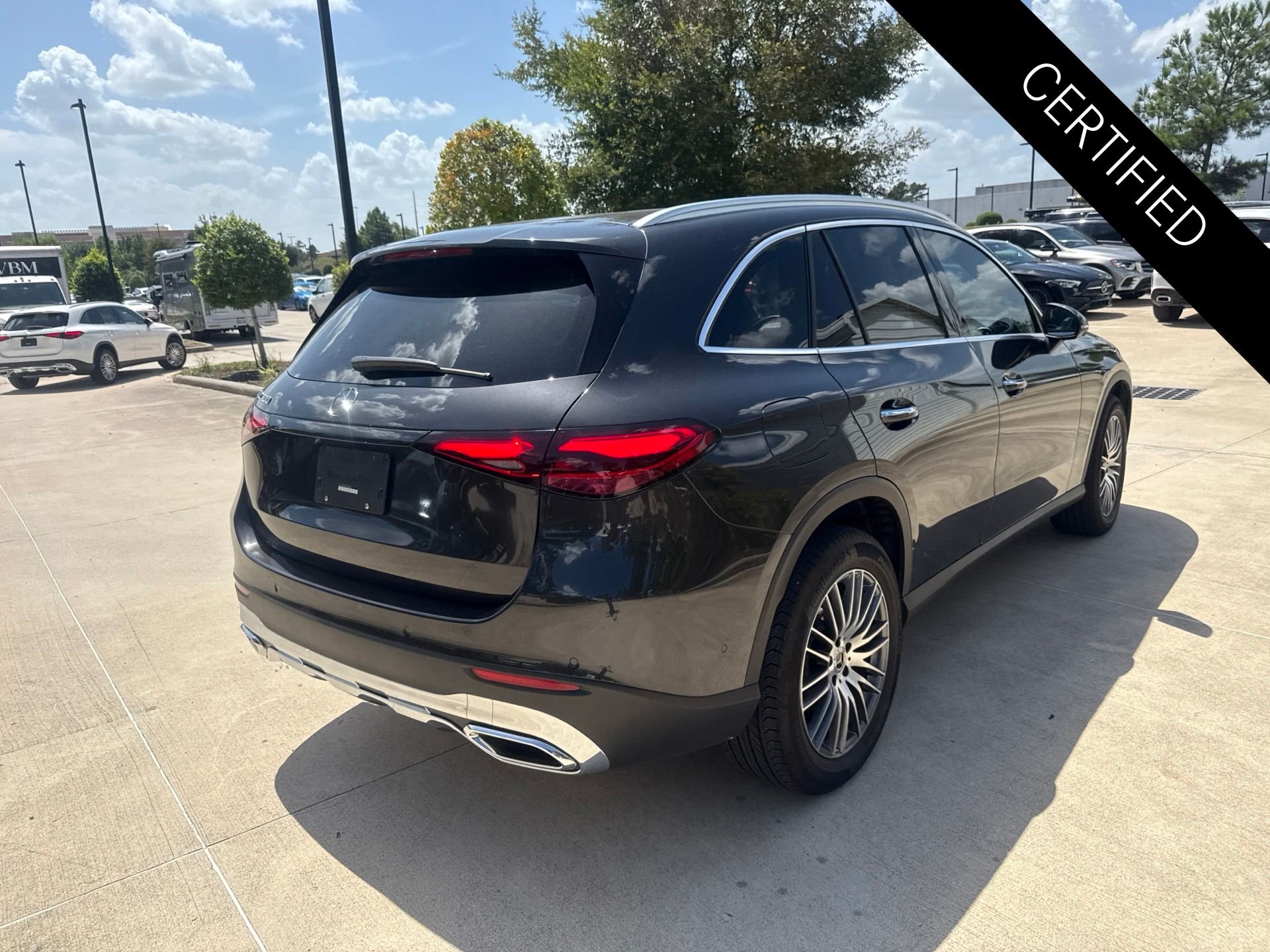 Certified Used 2026 Graphite Gray Metallic Mercedes-Benz GLC 300 image 4