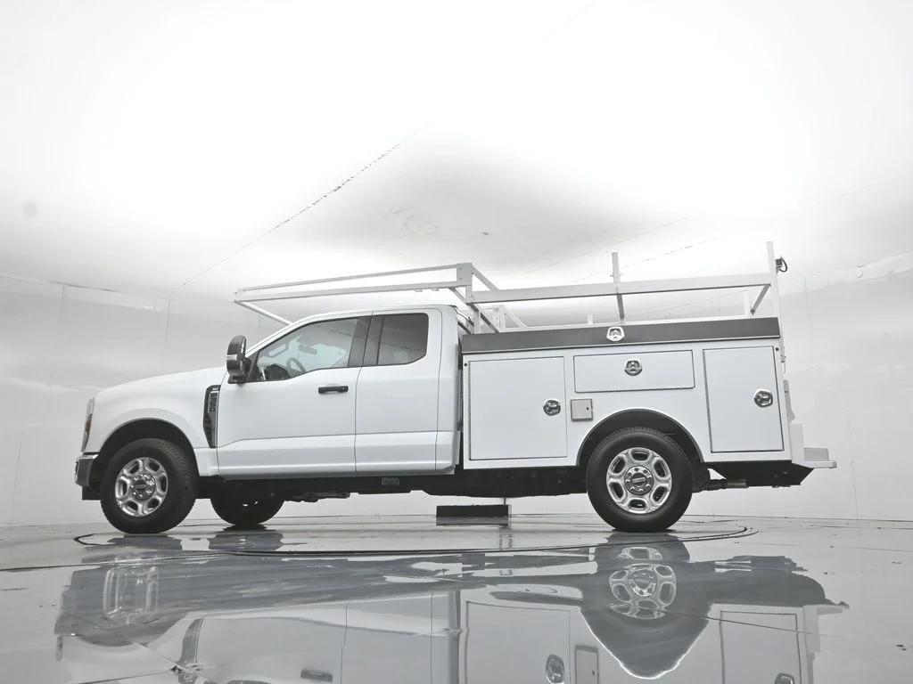 New 2026 Oxford White Ford XLT image 58