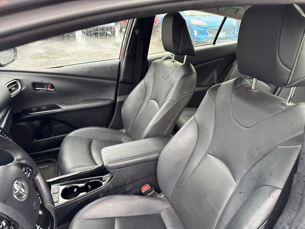 Used 2020 Magnetic Gray Metallic Toyota XLE image 4