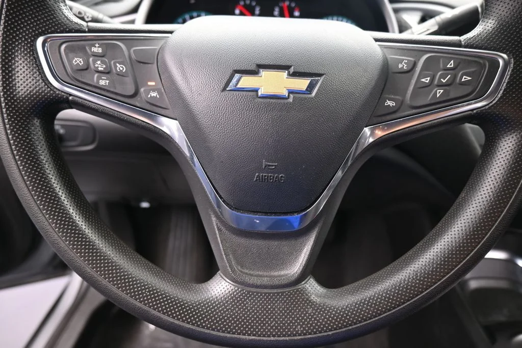 Used 2024 Sterling Gray Metallic Chevrolet LT image 31