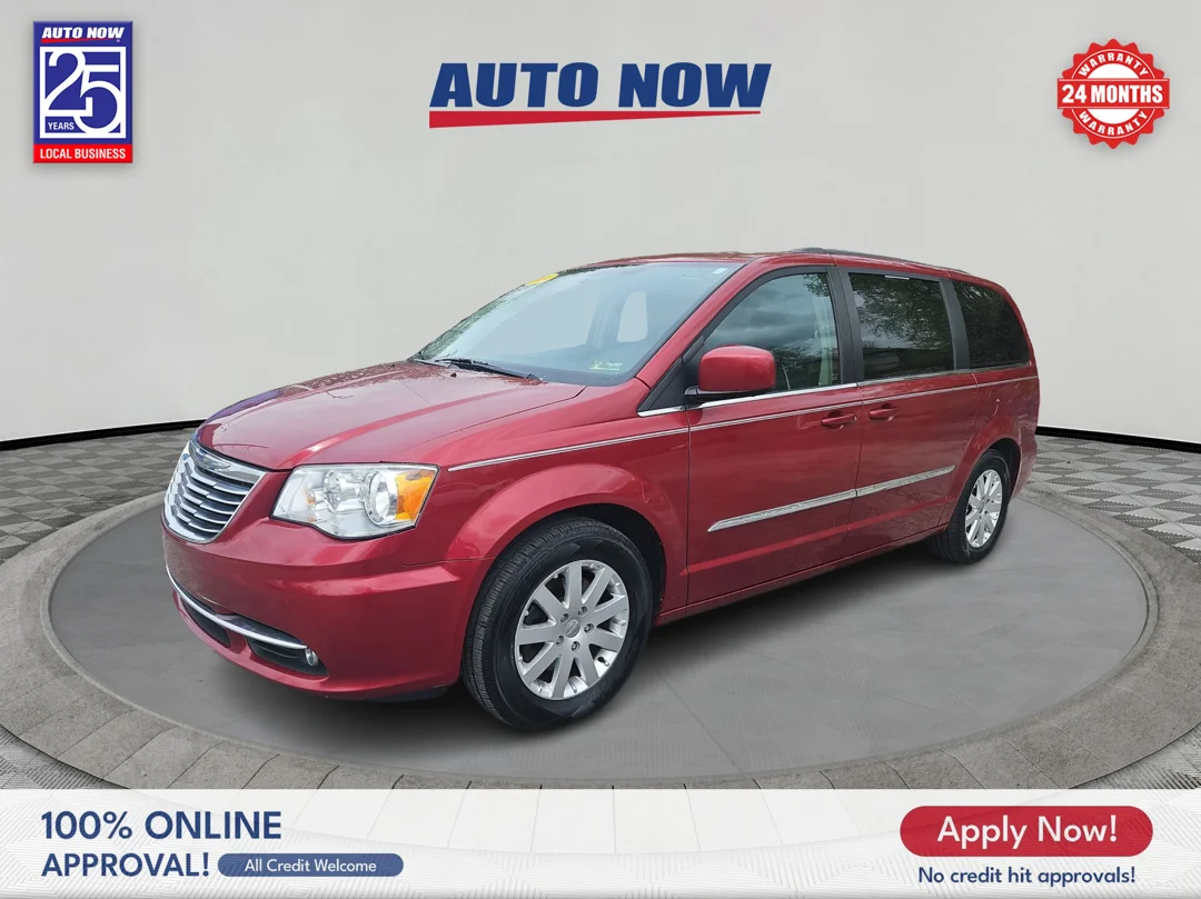 2014 Chrysler Town & Country Touring's photo