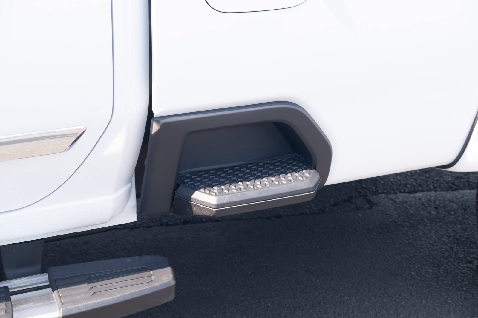 Used 2024 Summit White Chevrolet High Country image 35
