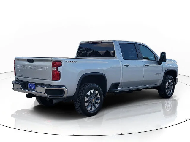 Used 2021 Silver Chevrolet LT image 5