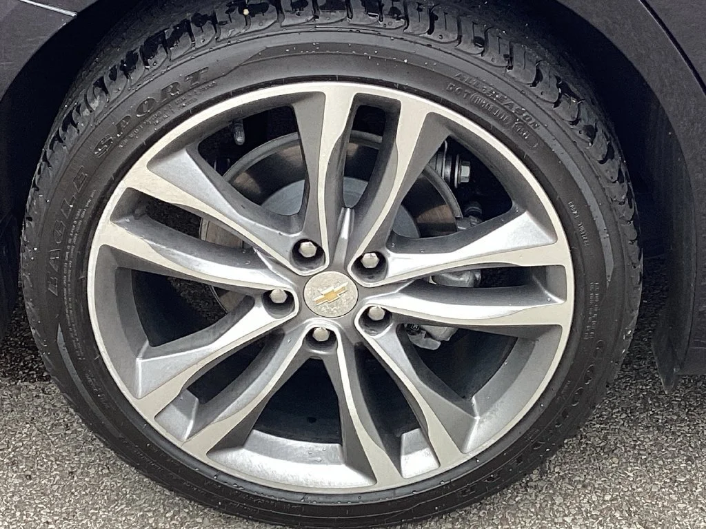Used 2022 DARK ASH METALLIC Chevrolet Premier image 25