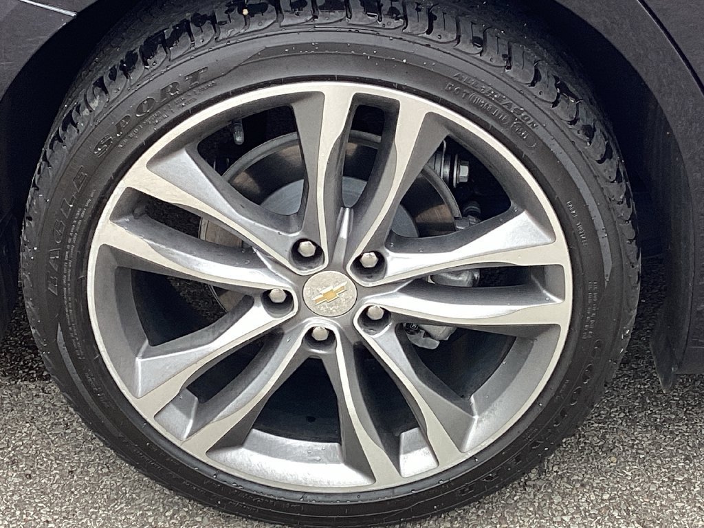Used 2022 DARK ASH METALLIC Chevrolet Premier image 25