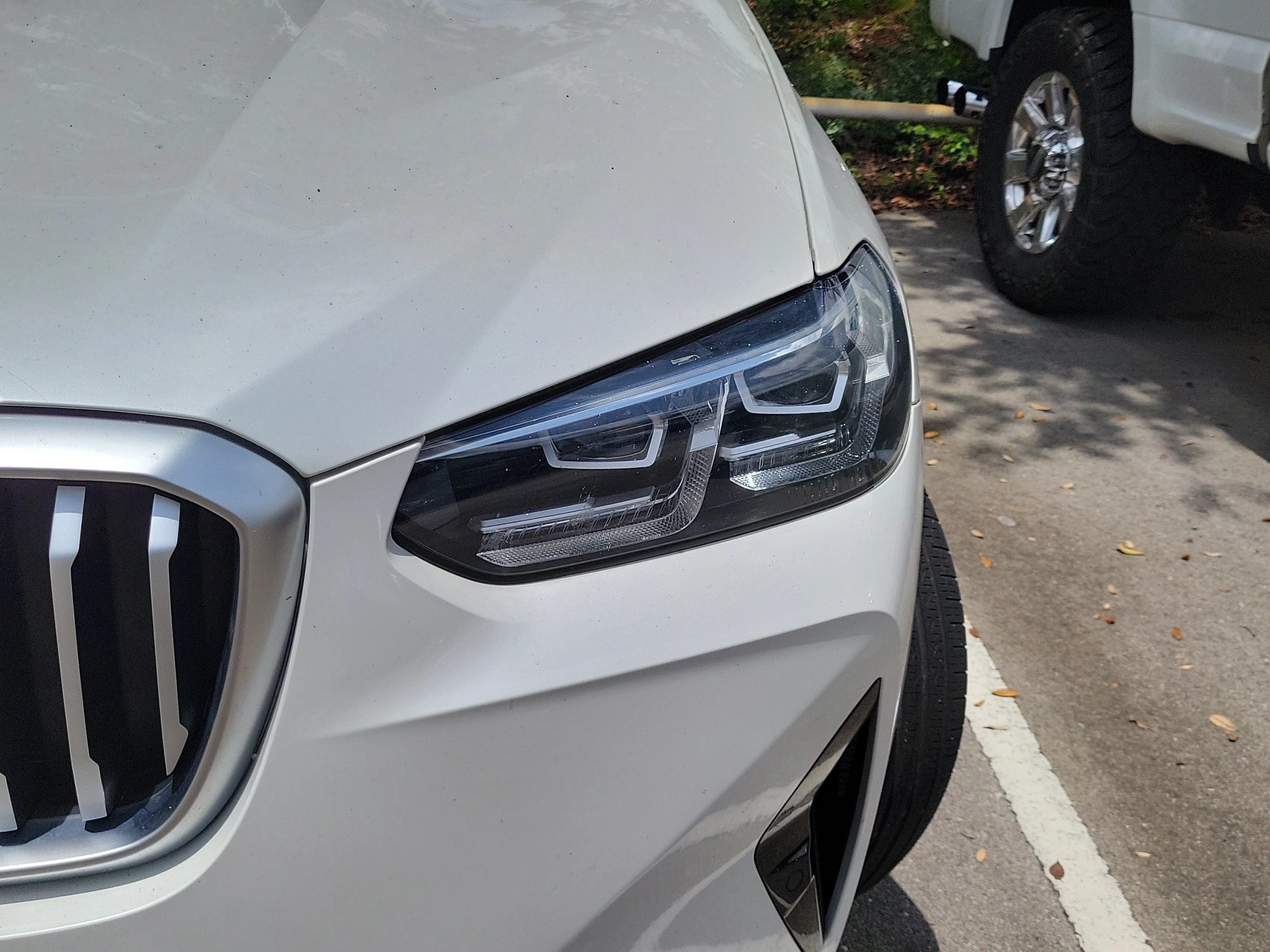 Used 2024 Mineral White Metallic BMW xDrive30i image 4