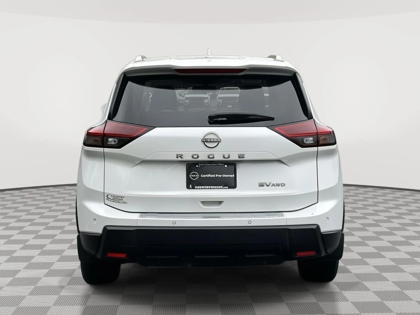 Used 2024 Everest White Pearl Nissan SV image 6