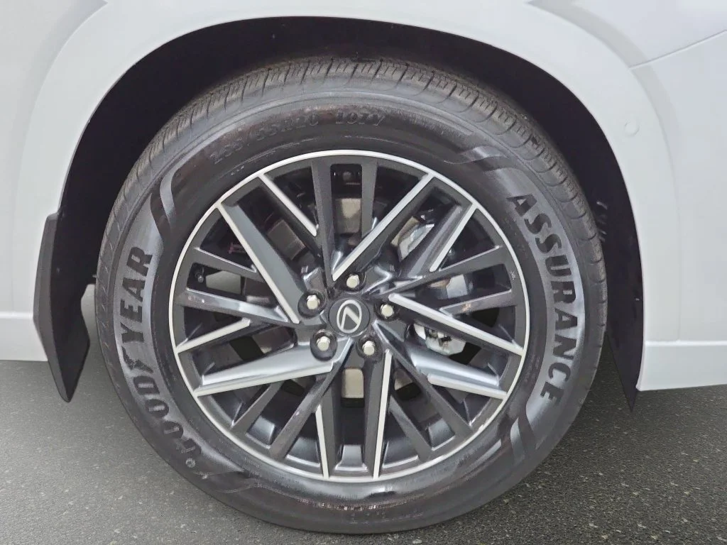 New 2026 Wind Chill Pearl Lexus PREMIUM AWD image 29