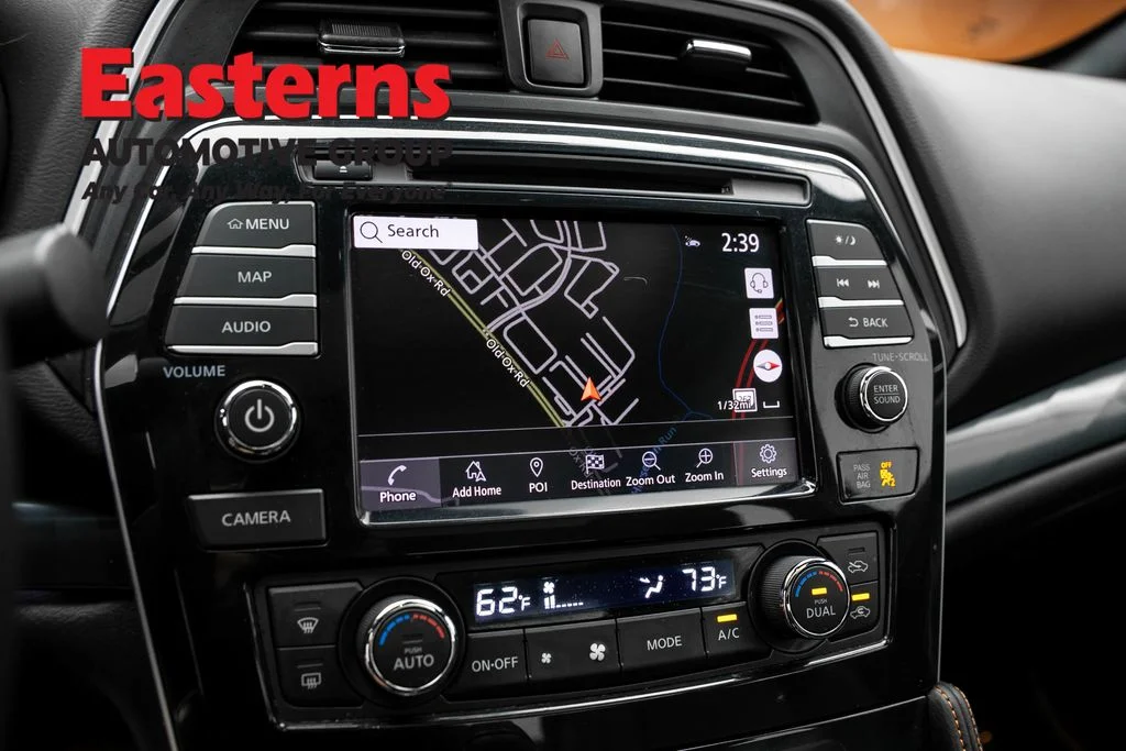 Used 2023 White Nissan SR image 14