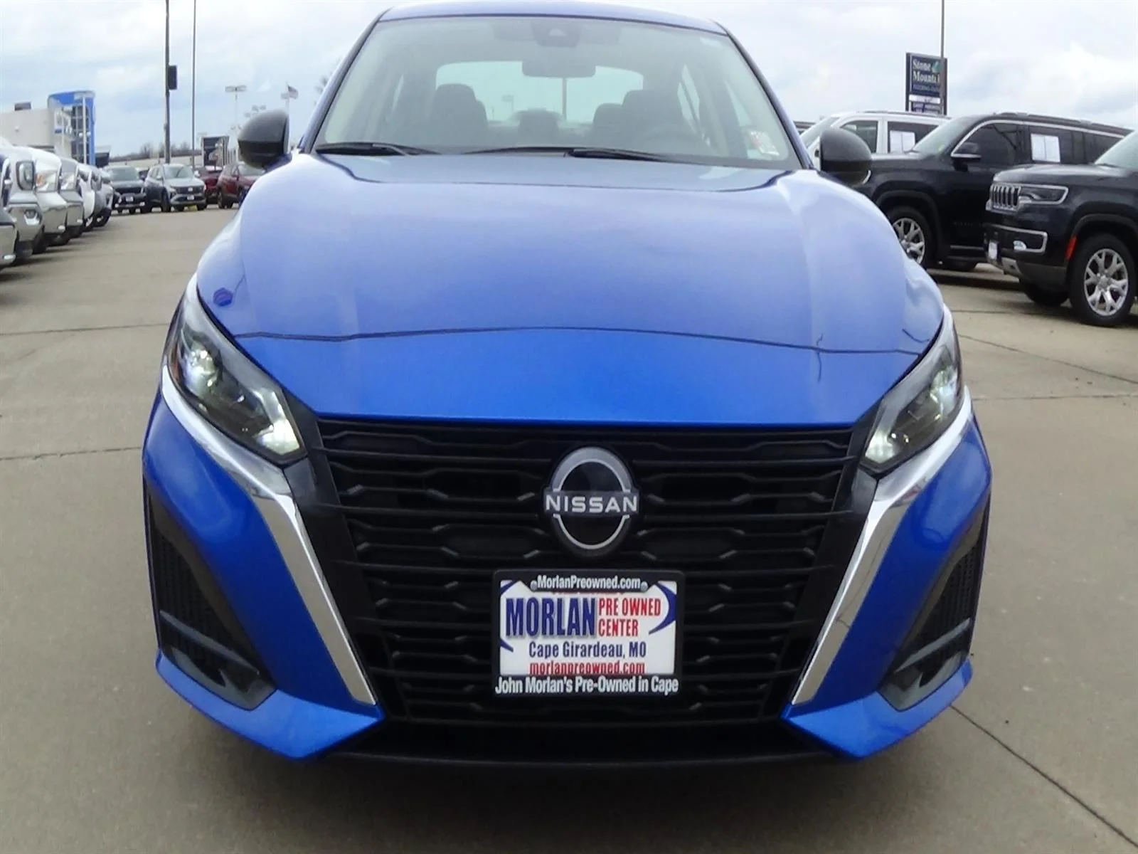 Used 2025 Bluestone Pearl (rcf) Nissan 2.5 SV image 3