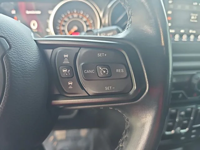 Used 2021 White Jeep Unlimited Sport Altitude image 17