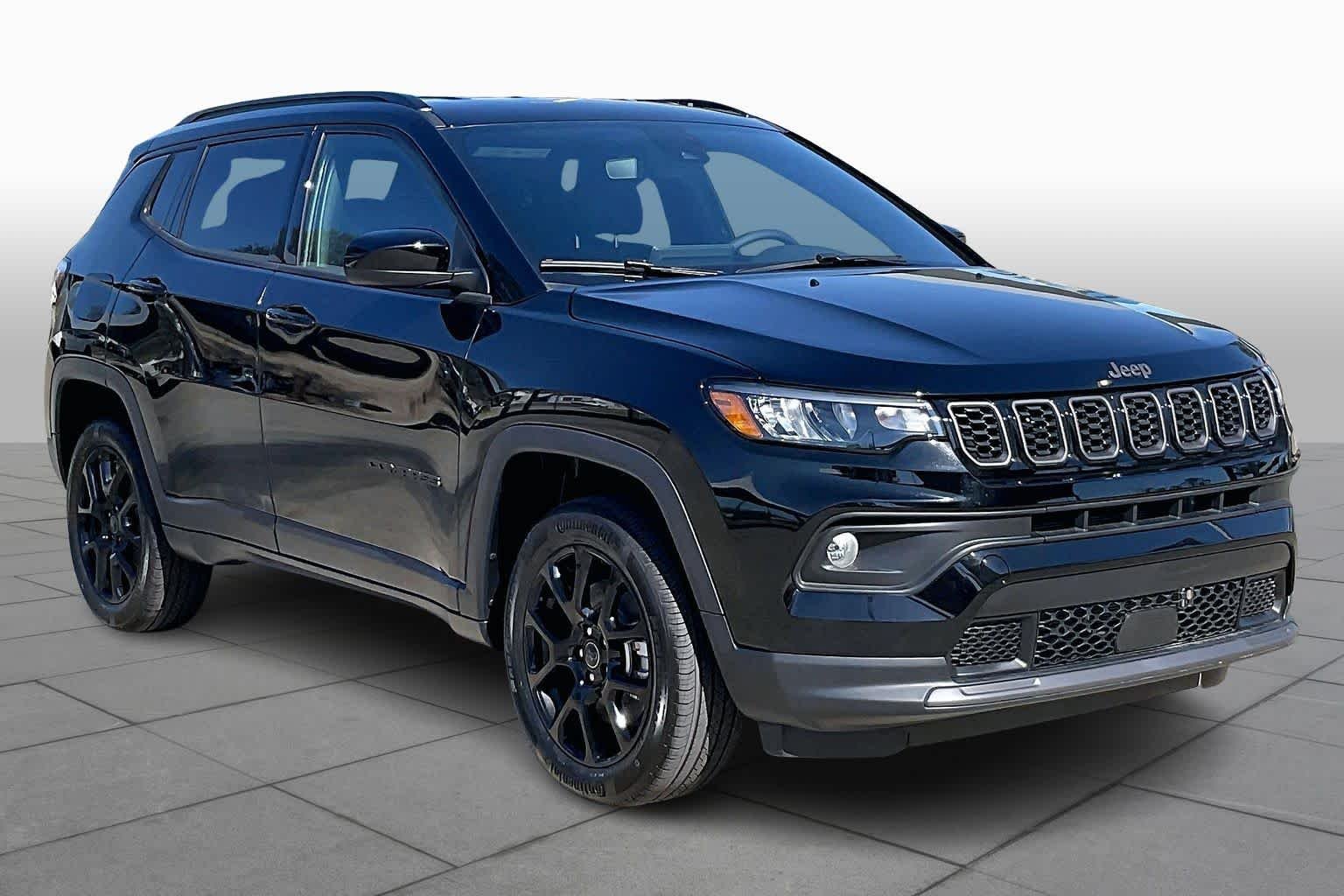 New 2026 Diamond Black Crystal Pearlcoat Jeep Latitude image 2