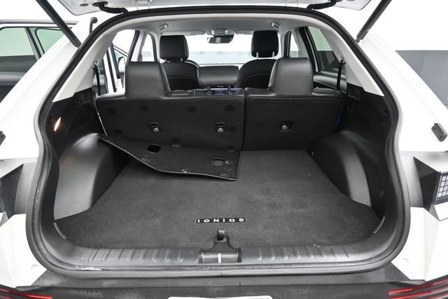 Used 2023 White Hyundai SEL image 2