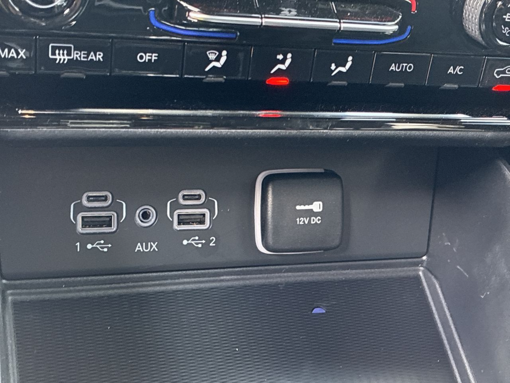 New 2025 White Jeep Laredo X image 25