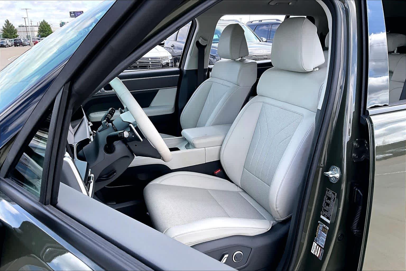 Used 2024 Rockwood Green Hyundai SEL image 8