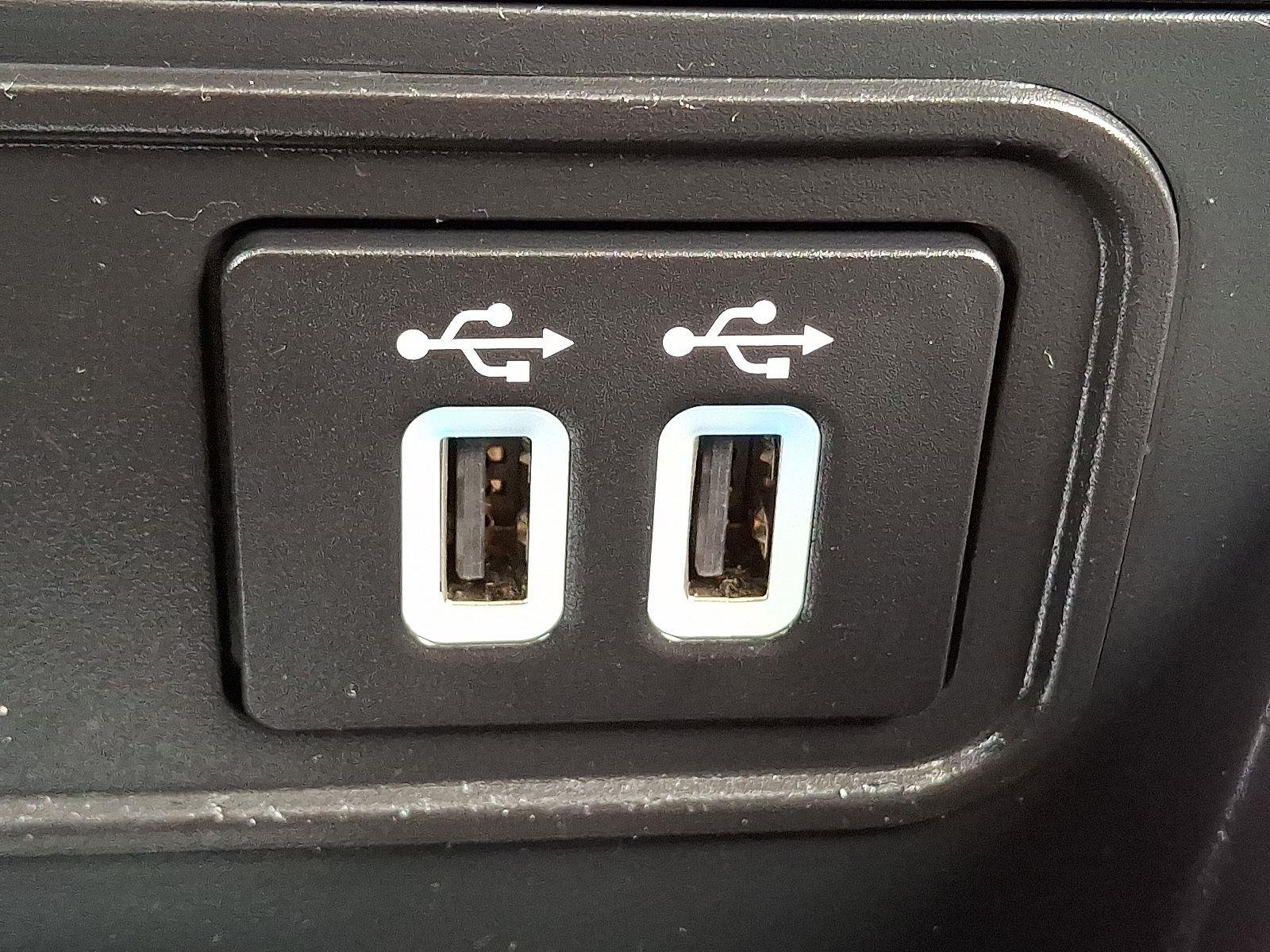 Used 2022 Lightning Blue Metallic Ford SE image 26