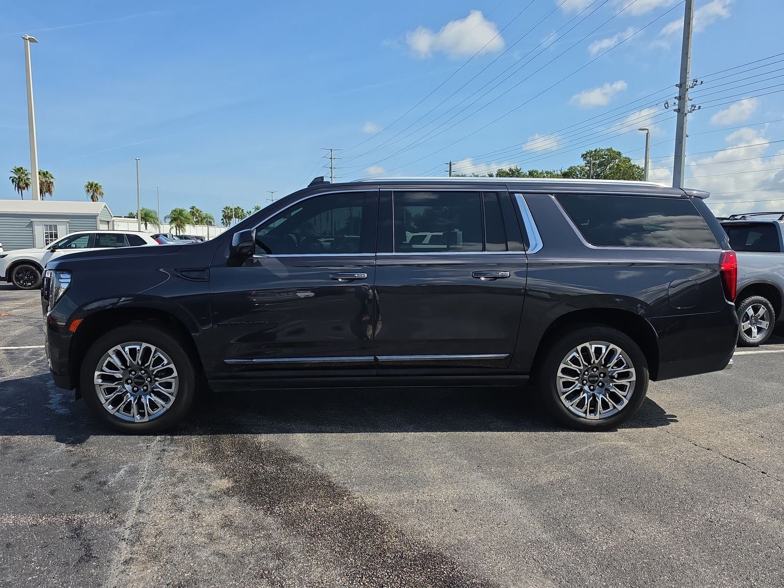 2023 GMC Yukon XL Denali Ultimate - Photo 6