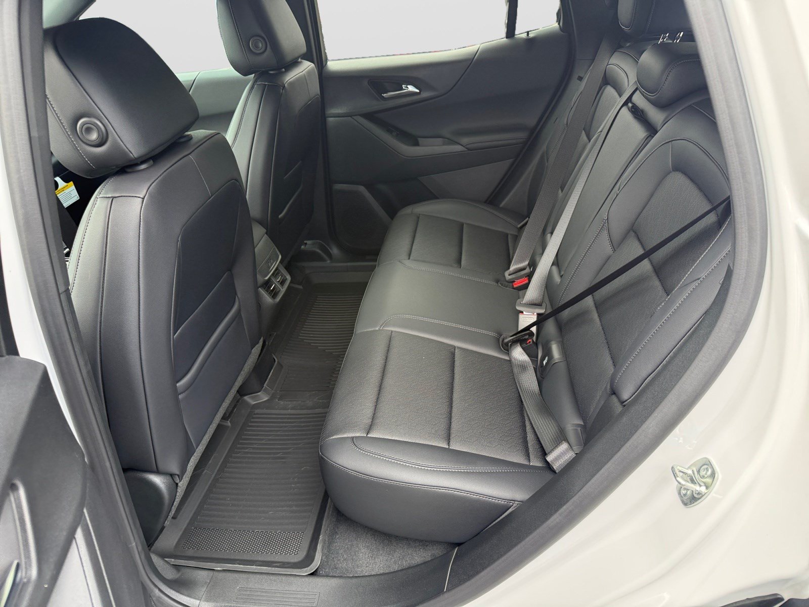 2027 Chevrolet Equinox LT - Photo 18