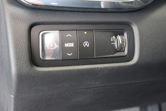 New 2026 Summit White GMC Elevation image 25