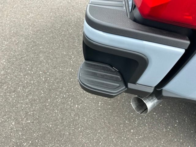 New 2026 Glacier Gray Metallic Tri-Coat Ford F-250® Lariat® image 18