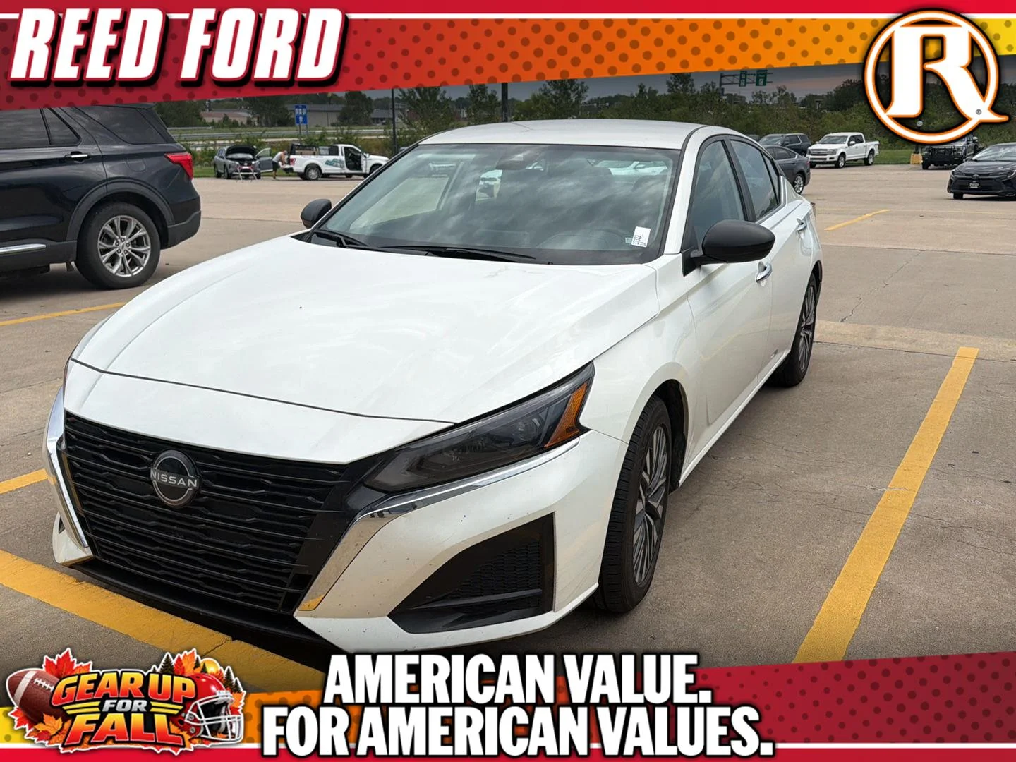 Used 2025 Glacier White Nissan SV image 1