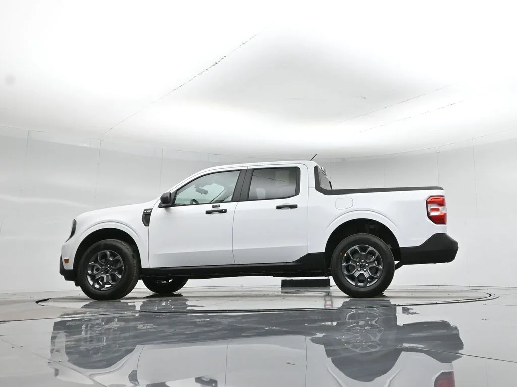 New 2026 Oxford White Ford XLT image 50