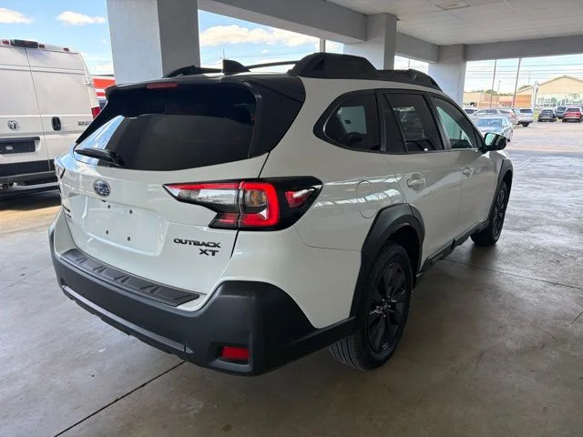 Used 2025 White Subaru Onyx Edition XT image 9