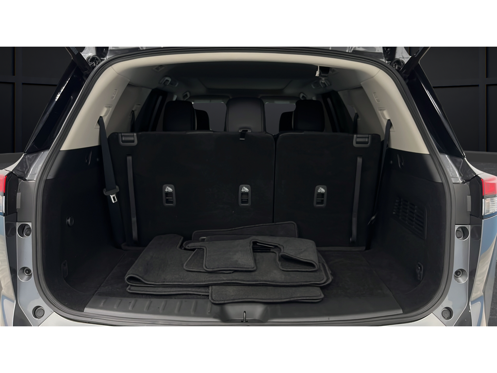Used 2025 Gun Metallic Nissan SL image 27