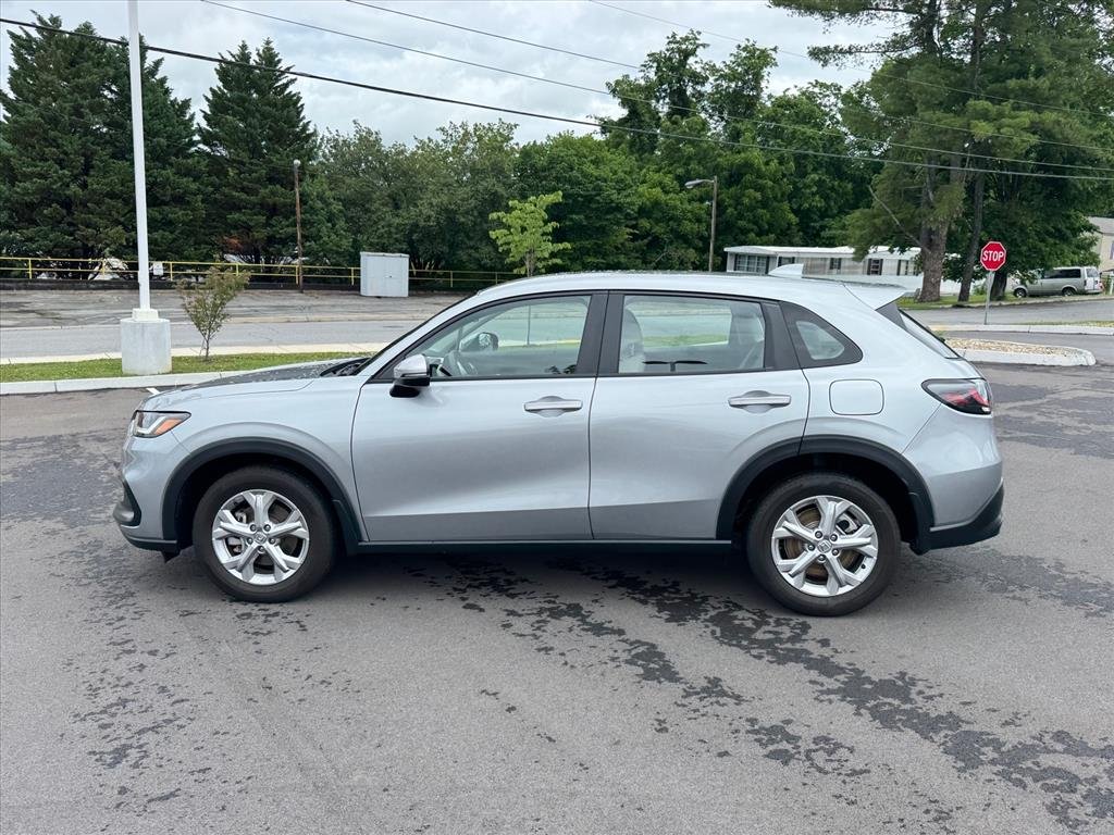 Certified Used 2025 Lunar Silver Metallic Honda AWD LX image 2