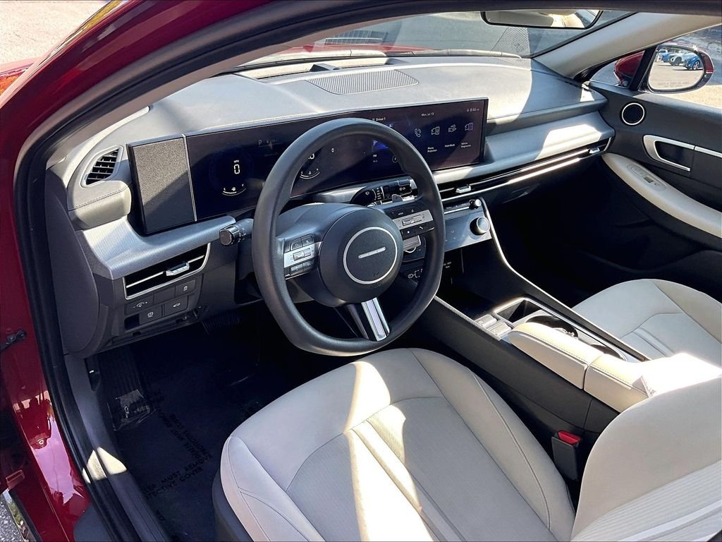 Used 2024 Ultimate red Hyundai SEL image 8