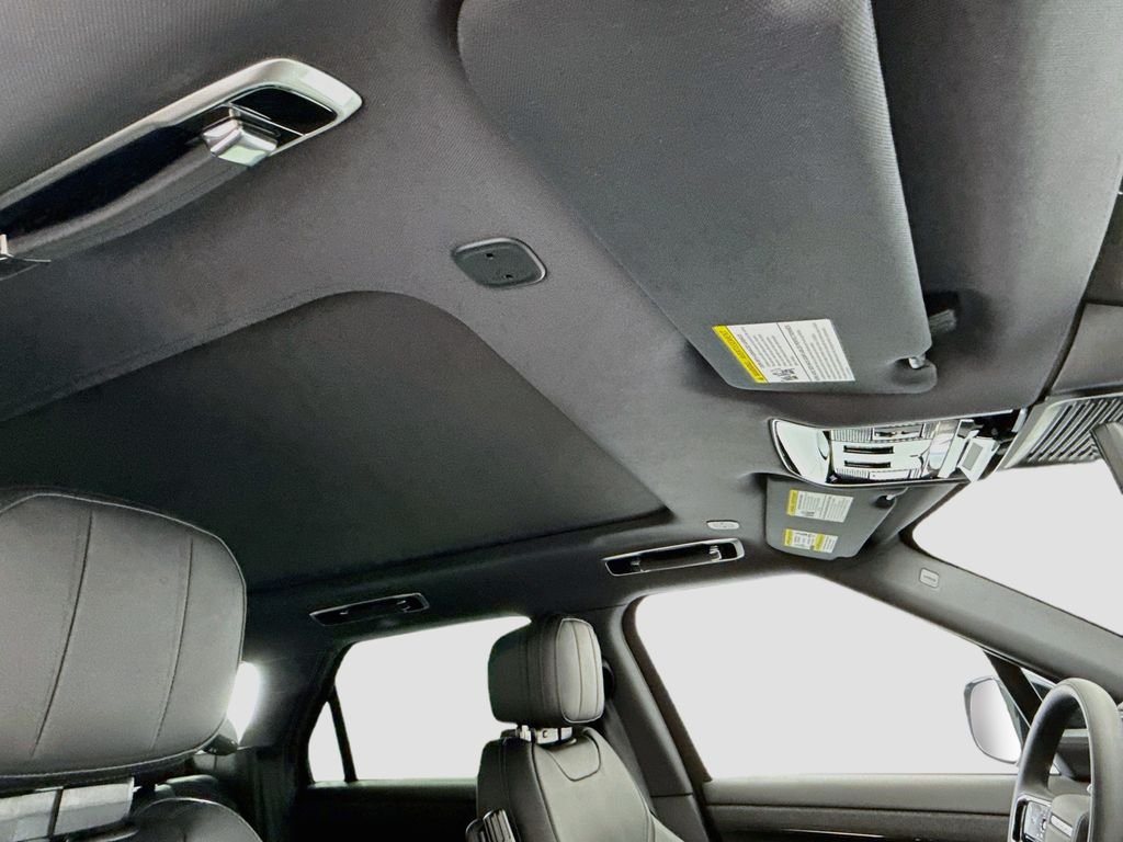 New 2026 Santorini Black Land Rover Dynamic SE image 17
