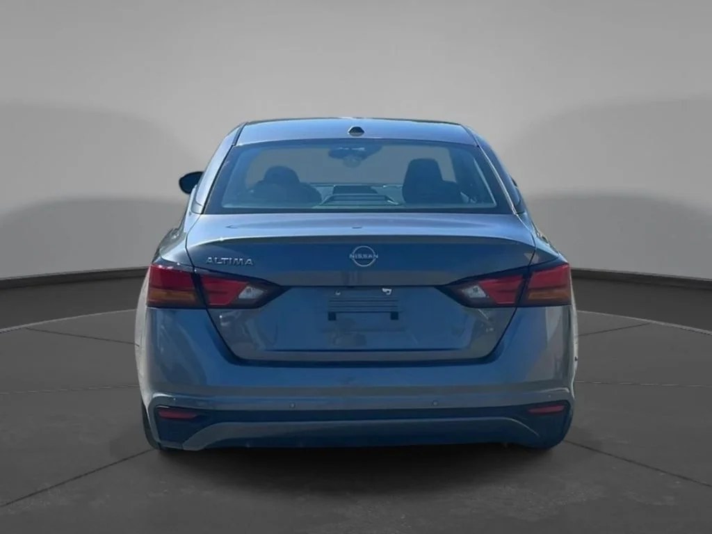 2025 Nissan Altima SV - Photo 8