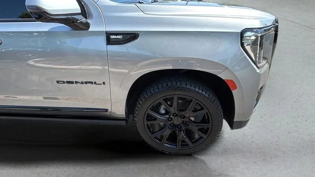 Used 2023 Silver GMC Denali image 37